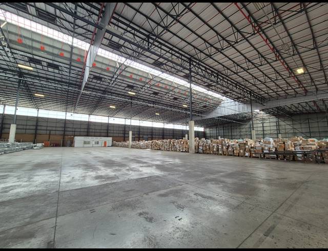 13,926M² WAREHOUSE TO LET IN GOSFORTH PARK